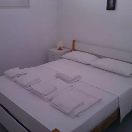 Holiday home Robinia *